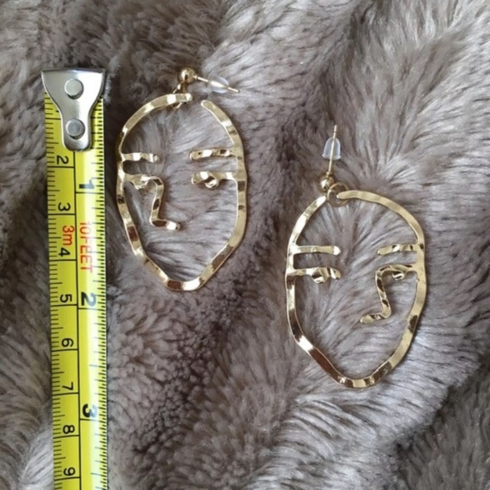 Gold Sister Face Earrings - Picture 3 of 4